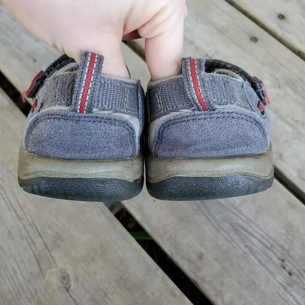Keen Youth Newport H2 Gray Red Nylon Washable Water Sandal Big‎ Kids 2